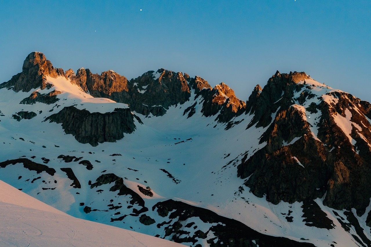 یک دنیا حرف و سخن‌ها و درد دل‌ها و.